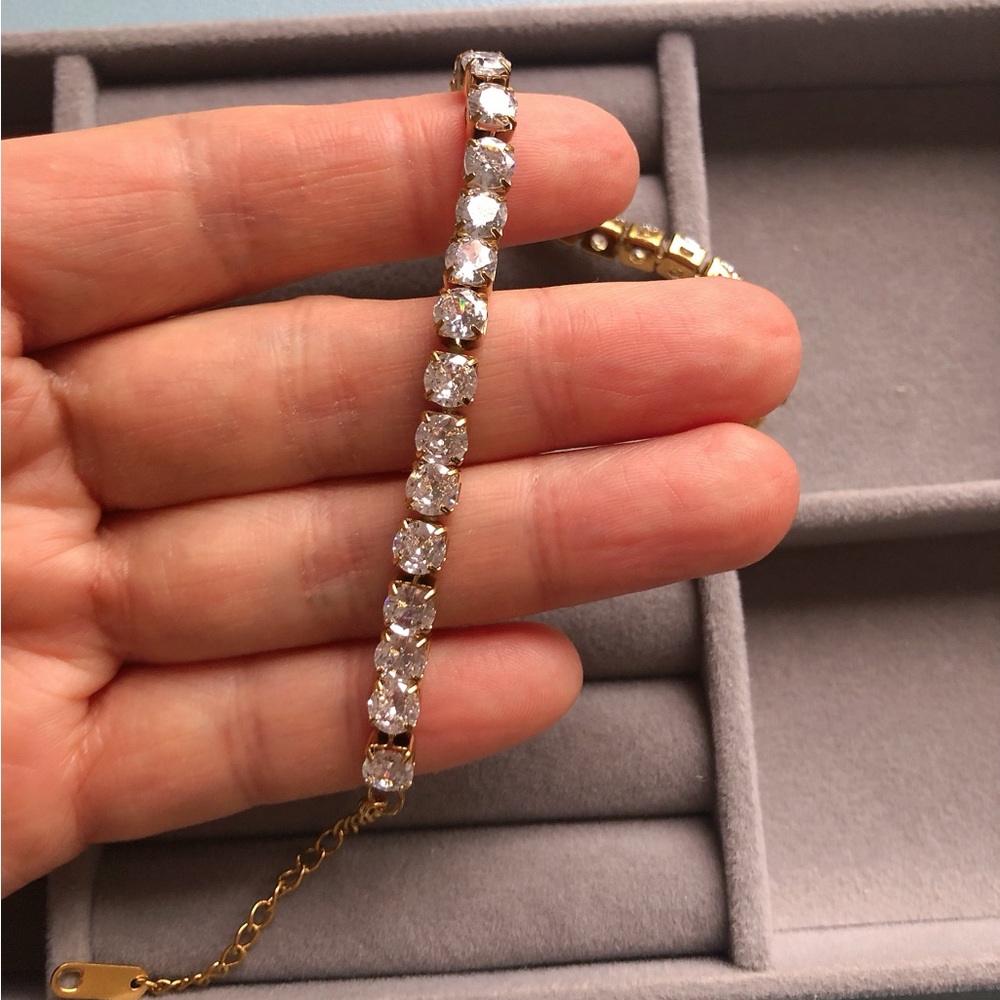 🌟🌟🌟Elegant 18K Gold Plated CZ Bracelet - Picture 5 of 9